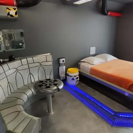 Le Making Of D'hotes Insolites Et Familiales فندق مبيت وإفطار Thairé