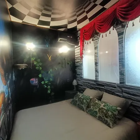 Le Making Of D'hotes Insolites Et Familiales Bed & Breakfast Thairé