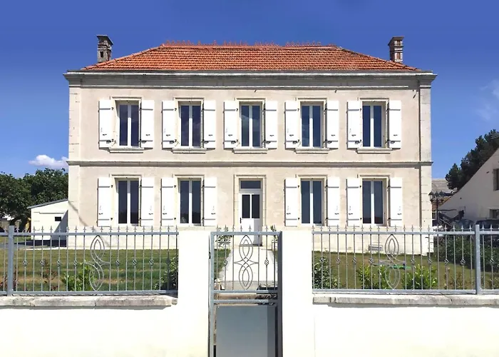 Le Making Of D'hotes Insolites Et Familiales 3* Thaire