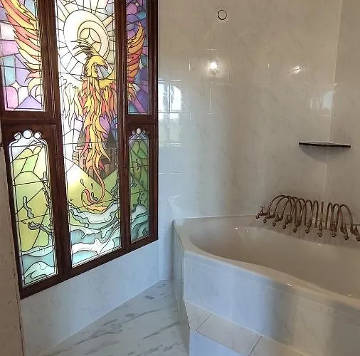 Le Making Of D'hotes Insolites Et Familiales 3* Thaire