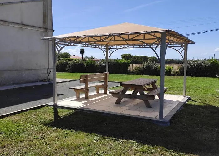 Le Making Of D'hotes Insolites Et Familiales Thaire