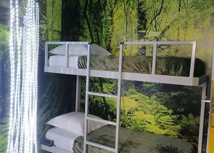 Le Making Of D'hotes Insolites Et Familiales Bed & Breakfast Thaire